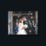 Impressão Em Tela Casamento Foto Elegante Feliz Para Sempre<br><div class="desc">Galeria de casamento moderna em tela com um design simples apresentando "feliz para sempre" em um elegante texto manuscrito branco com floreios sobre sua foto. Você também pode alterar o texto para seus nomes. Exiba sua foto de noivado favorita em seu casamento ou dê isso como um presente para um...</div>