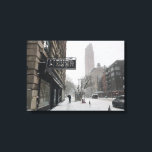 Impressão Em Tela Columbus Avenue Liquor Store NYC Snowstorm Winter<br><div class="desc">Apresenta uma fotografia a cores original de uma loja de bebidas no Upper West Side, durante uma tempestade de neve. Fotografado em Manhattan, Nova Iorque. Muitas outras fotografias da NYC e da natureza também estão disponíveis neste compro. Não vê exatamente o que está procurando? Entre em contato com Rebecca para...</div>