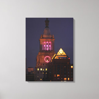 Impressão Em Tela Con Edison Clock Tower acendeu-se a rosa na noite