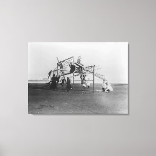 Impressão Em Tela Crianças gostando do Swingset Playground