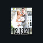 Impressão Em Tela DATA DA FOTO DO CASAMENTO memória tipo preto negri<br><div class="desc">por kat massard >>> WWW.SIMPLYSWEETPAPERIE.COM <<< Que tributo fabuloso para o SEU DIA DE CASAMENTO - personalizado com a data do seu casamento também! DICA :: 1. Para redimensionar / reposicionar o texto, clique no botão "personalizar". 2. Você também pode adicionar seu próprio texto ! Ama o design, mas gostaria...</div>