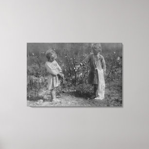 Impressão Em Tela Duas raparigas que escolhem a fotografia do