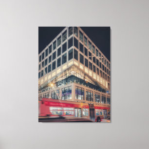 Impressão Em Tela Edifício Moderno à Noite com Tráfego