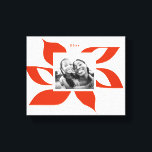 Impressão Em Tela Feriado Gráfico de Poinsettia<br><div class="desc">Interpretação gráfica de uma poinsettia em cores personalizadas. Personalize o texto,  escolha o papel ou transfira para outro impressão. Imagem da foto do modelo: Freepik.com</div>