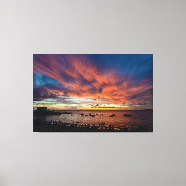 Impressão Em Tela Fiery Sunset Over Tropical Beach and Bay (Frente)