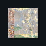 Impressão Em Tela Flores Brancas no Fundo de Newsprint<br><div class="desc">O fundo de jornal e o fundo de cores profundas quase escondem as flores brancas que são o foco dessa pintura de Jennifer Goldberger. Um impressão muito único e envolvente,  poderia ser um belo presente para alguém que ama arte vanguardista!</div>