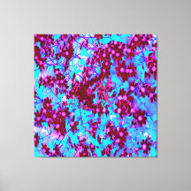 Flores Silvestres Vermelhas e Rosadas em Azul