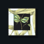 Impressão Em Tela Folgas com Interesse de Dragonfly por Jennifer Gol<br><div class="desc">Esse desenho de folhas de Jennifer Goldberger apresenta um inset de uma libélula sobre fundo negro. A sensação noturna do inset contrasta com a sensação diurna do impressão das folhas. Confira!</div>