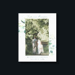 Impressão Em Tela Foto de Casamento Elegante Eucalyptus Greenery<br><div class="desc">Elegante canvas de galeria botânica com sua foto de casamento favorita, emoldurada com folhas de eucalipto e verde, com uma dica de azul e manchas de falsa brilho de ouro sobre uma lavagem a aquarela pastel. Acima estão os seus nomes no script e abaixo está a cidade, estado e data....</div>