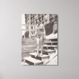 Impressão Em Tela Foto feminina na praia em Cannes nos anos 30