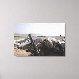 Impressão Em Tela Fuzileiro americano dispara morteiro em Salinas, P