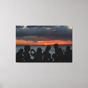 Impressão Em Tela Golden Sunset Over Ocean with People Silhouettes