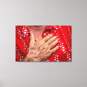 Impressão Em Tela Hand of the Heart: A Study in Red and Resilience