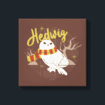 Impressão Em Tela Hedwig Whimsical Forest Drawing<br><div class="desc">Show your house spirit in the coziest way with this charming Hedwig™ design. Featuring the beloved snowy owl bundled up in a warm Gryffindor house-colored scarf, this playful illustration captures the magic and loyalty of Harry Potter’s trusted companion. Set against a whimsical woodland backdrop with subtle sparkling accents, the hand-drawn...</div>