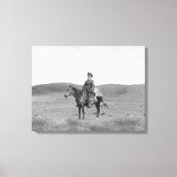 Homem em Cavalo com Fotografia do Antílope Escravo