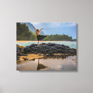 Impressão Em Tela Hula Dancer na praia de Lumaha'i, Kauai, Havaí