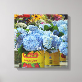 Impressão Em Tela Hydrangeas e flores frescas em latas de tomate