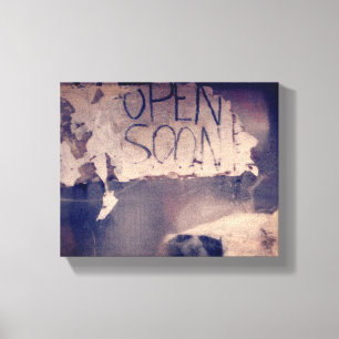 Impressão Em Tela Loja Abandonada com Sinal de Abertura em Breve