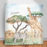 Impressão Em Tela Mamães de aquarelas e animais bebês africanos<br><div class="desc">Adicione um personalizável tema safari ao quarto ou berçário da sua garotinha ou menino com essa bonito cor d'água canvas africana. Arte tem mamães e girafas bebês, zebras e leões em um fundo savana africana. Há também um lugar para um nome próprio (que pode ser removido de acordo com sua...</div>