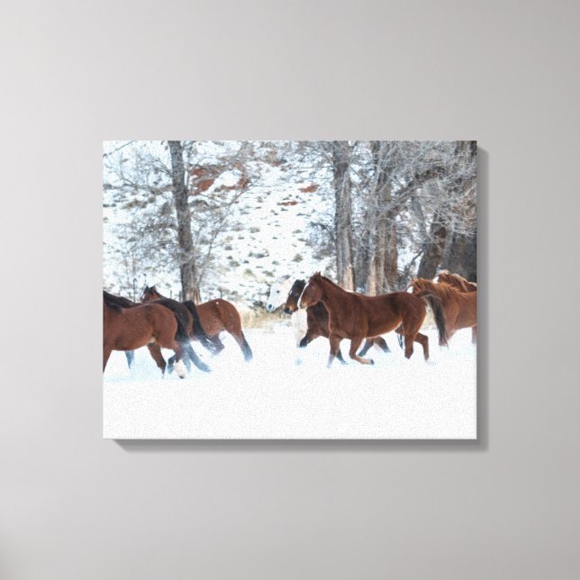 Impressão Em Tela Manada de Cavalos Correndo na Neve (Frente)
