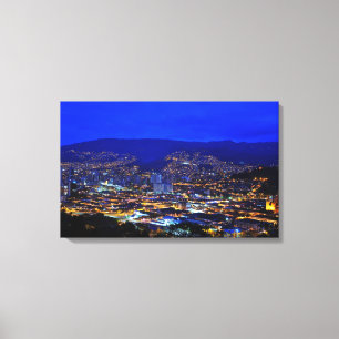 Impressão Em Tela Medellin, Colômbia na noite