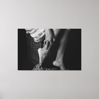 Impressão Em Tela Monochrome Grace: An Artistic Study