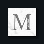 Impressão Em Tela Monograma e Nome Personalizados do Marble Branco<br><div class="desc">O Design de Monograma e Nome Personalizado apresenta um monograma e um nome personalizados no estilo de fonte de serif clássico. Perfeito como decores caseiros,  presentes para o lar,  presentes de férias para a família,  recém-casados e muito mais.</div>
