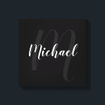 Impressão Em Tela Monograma e Nome personalizados preto<br><div class="desc">Monograma Personalizado e Nome da Família Presente com o nome no estilo de fonte do script moderno branco e monograma no estilo de fonte do script moderno da cinza como fundo em fundo preto.</div>