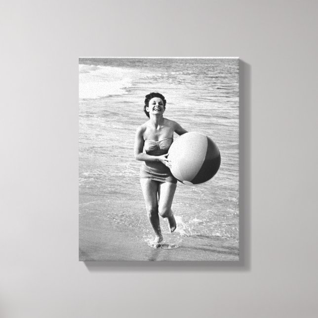 Impressão Em Tela Mulher com Bola de Praia (Frente)