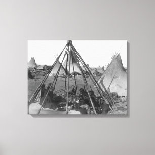Impressão Em Tela Mulheres e crianças de Oglala dentro do Tipi