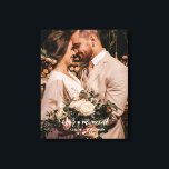 Impressão Em Tela Nosso Momento | Rustic Newlyweds Foto Personalizad<br><div class="desc">Faça desta canvas de fotos sua, colocando sua foto favorita de casamento do dia mais bonito de todos. Esta bela imagem de canvas mostra seu próprio casamento ou foto de casal, junto com as palavras "Nosso momento" em uma elegante camada branca de caligrafia. Personalize com seus nomes e a data...</div>