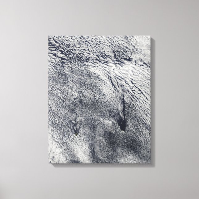 Impressão Em Tela Nuvens sobre as ilhas Juan Fernandez (Frente)