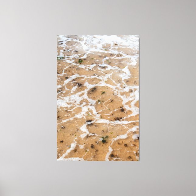 Impressão Em Tela Ocean Foam Patterns on Sandy Beach with Seaweed (Frente)
