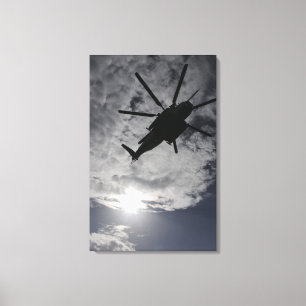 Impressão Em Tela Opinião de baixo ângulo de um CH-53E