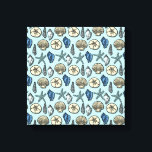 Impressão Em Tela Padrão bonito do mar de Starfish da casca azul<br><div class="desc">Esta bonito, azul e creme-celulose e o padrão de estrelas se conjugam com imagens da praia e do verão. Há cinco variedades de conchas no design e uma estrela-do-mar. Perfeito para decor náutico / praia / oceano / tema costeiro. A cor azul clara do plano de fundo pode ser personalizada...</div>