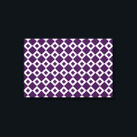 Impressão Em Tela Padrão de diamante roxo e branco<br><div class="desc">Um padrão gráfico arrojado de formas roxas e de diamante branco. Cada um dos diamantes brancos contém um pequeno fazer roxo roxo e escuro,  roxo,  a cor dominante do design geométrico. Imagem criada digitalmente. Copyright © 2013 Claire E. Skinner. Todos os direitos reservados.</div>