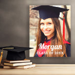 Impressão Em Tela Personalizada Classe de Foto para Graduação 2023<br><div class="desc">A design de canvas de artes de graduação moderna e na moda apresenta uma foto do seu formando com nome simples e texto de classe que pode ser personalizado para o seu formando. Um belo sotaque para a festa de formatura,  e uma manutenção especial para exibir em sua casa.</div>