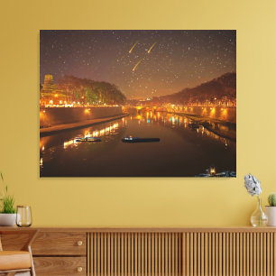 Impressão Em Tela Ponte sobre o Tiber à noite com barcos e estrelas