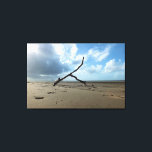 IMPRESSÃO EM TELA PRAIA<br><div class="desc">Um design fotográfico de praia, céu e galho.</div>