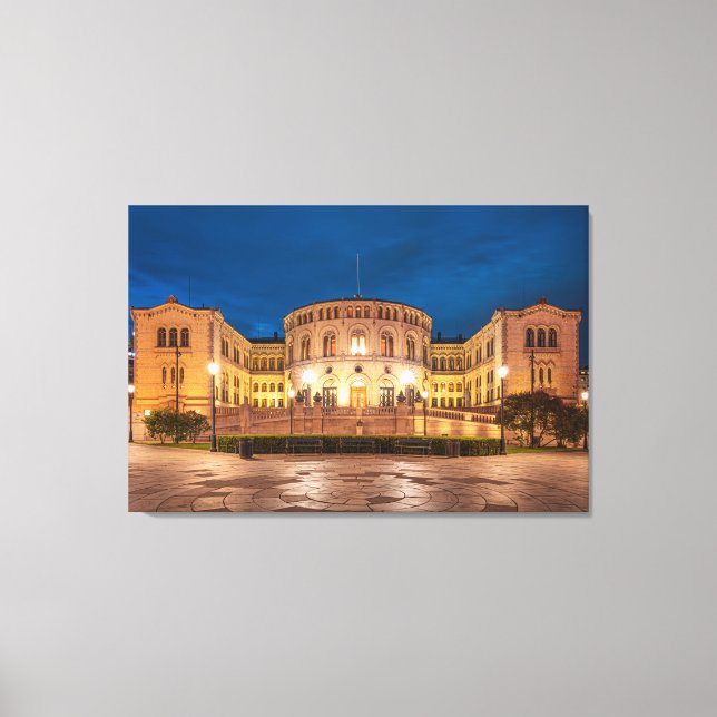 Impressão Em Tela Prédio de Tempestade de Oslo na Noruega à noite (Frente)