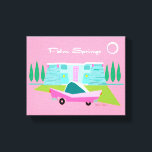 Impressão Em Tela Primaveras de Palma Cor-de-Rosa Estreitos Impressã<br><div class="desc">Entre o fundo cor-de-rosa, a casa moderna de meio século turquesa, e o carro clássico dos anos 50, este design não poderia ser mais Primaveras de Palma se ele o dissesse nas nuvens. Espera, diz nas nuvens! A pedra azul e lacrimogênea da casa é compensada pelos aparelhos de luz sputnik...</div>