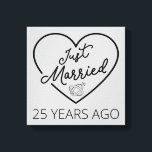Impressão Em Tela Recem casados 25 Anos Atrás III<br><div class="desc">Design bonito, perfeito para qualquer um que está casado há 25 anos e para uma cerimônia de renovação do voto de casamento. Ele faz um excelente combinando roupa para casais! recem casados 25 Anos Atrás, citação de um casal que se casou há 25 anos ou casal renovando votos de casamento...</div>