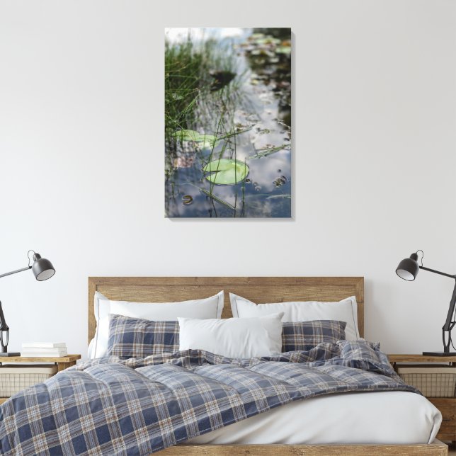 Impressão Em Tela Reflexos Silenciosos – Lagoa Tranquila com Folhas  (Insitu(Quarto))