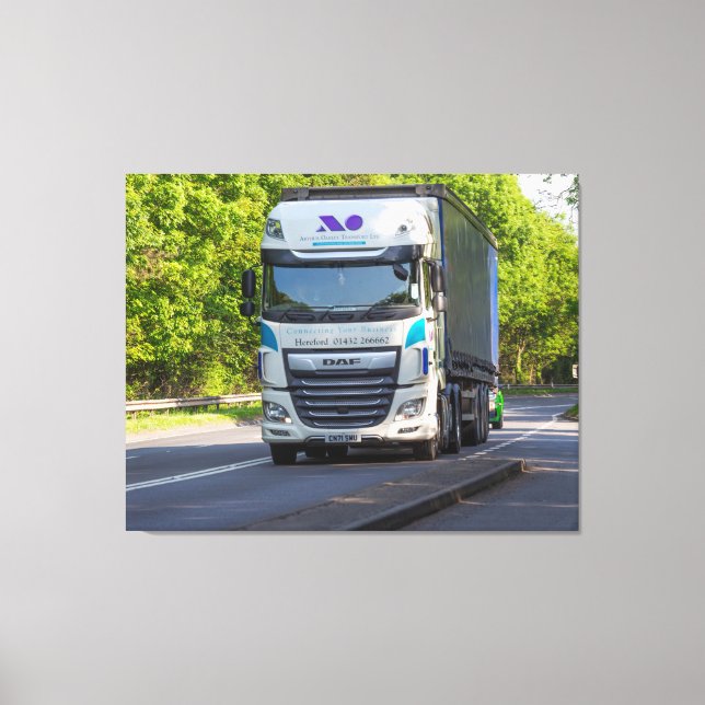 Impressão Em Tela Rolling Freight Through Herefordshire (Frente)