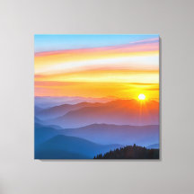 Salto do sol sobre as montanhas