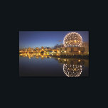 Impressão Em Tela Science World e CBD refletidos em False Creek,<br><div class="desc">COPYRIGHT David Wall / DanitaDelimont.com | CN02 DWA0002.jpg | Science World e CBD refletidos em False Creek,  Vancouver,  British Columbia,  Canadá</div>