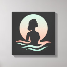 Silhueta de Mulher Serena em Ondas Pastel