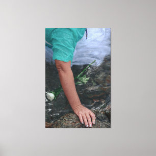 Impressão Em Tela Spiritual Offering of Flowers to Iemanjá in Sacred