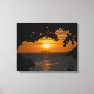 Impressão Em Tela Stunning Golden Sunset Framed by Trees with Cruise