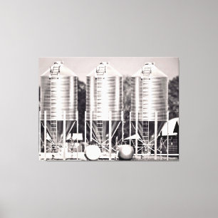 Impressão Em Tela Três Silos de Metal em Preto e Branco